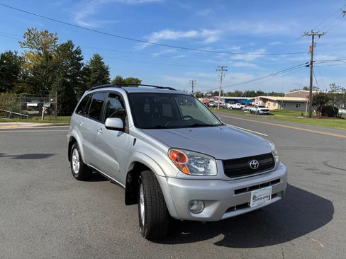 Used 2005 Toyota RAV4 4WD image 11