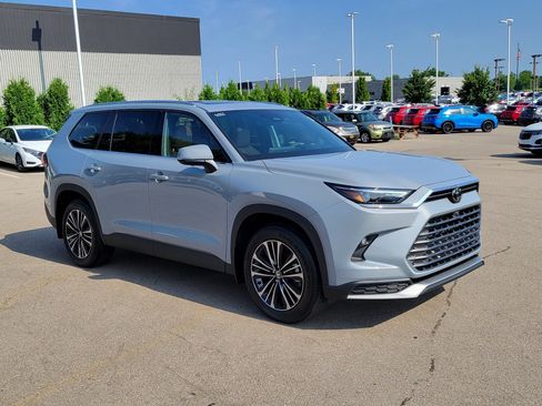Used 2026 Toyota Grand Highlander AWD Hybrid image 31