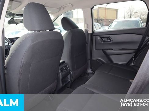 Used 2024 Nissan Rogue S image 17