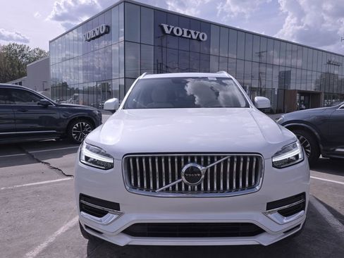 Used 2022 Volvo XC90 T8 Inscription Expression AWD/4WD image 2