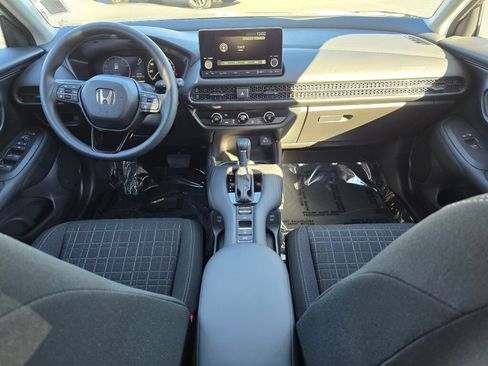 Certified 2025 Honda HR-V LX image 2