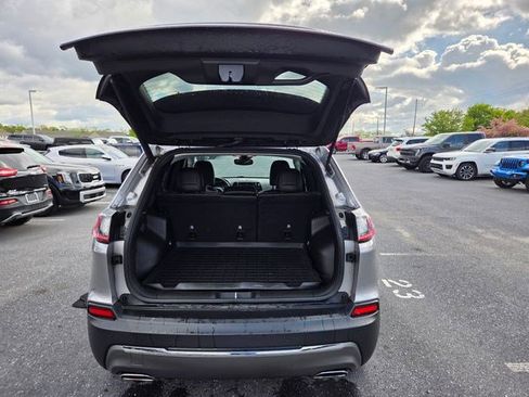 Used 2019 Jeep Cherokee Limited w/ Technology Group image 26