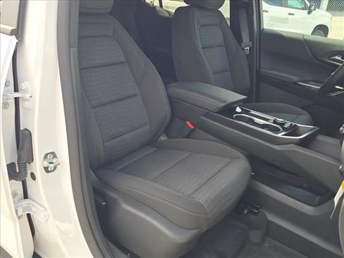 New 2027 Chevrolet Equinox LT FWD image 15