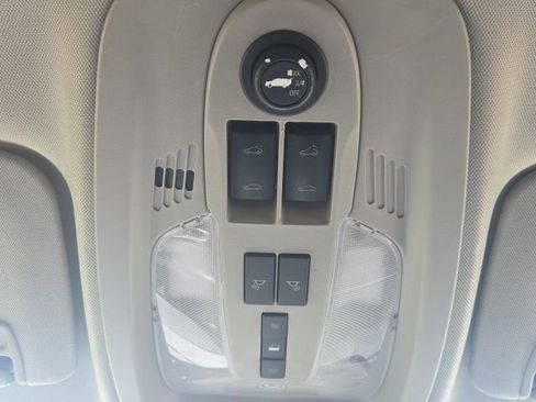 Used 2011 GMC Terrain SLT FWD image 27