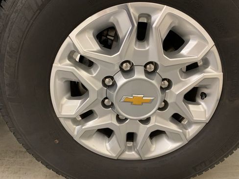 Used 2023 Chevrolet Silverado 2500 LT w/ Convenience Package image 24