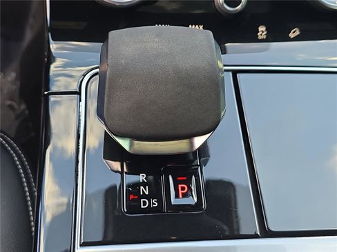 Used 2023 Land Rover Range Rover Velar R-Dynamic S AWD/4WD image 18