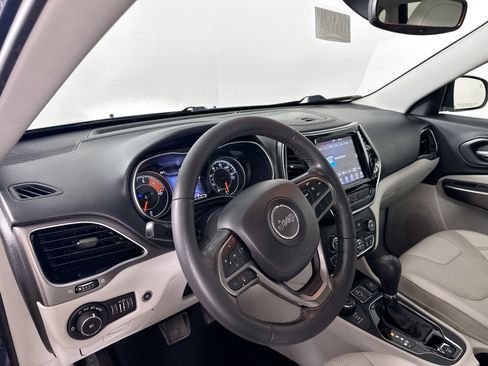 Used 2020 Jeep Cherokee Limited AWD/4WD image 10