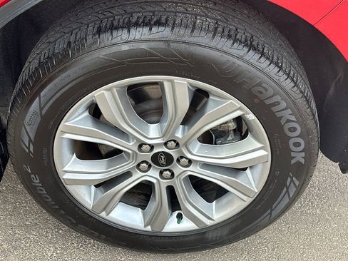 Used 2024 Ford Edge Titanium image 19