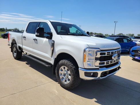 Used 2023 Ford F350 XLT w/ FX4 Off-Road Package AWD/4WD image 7