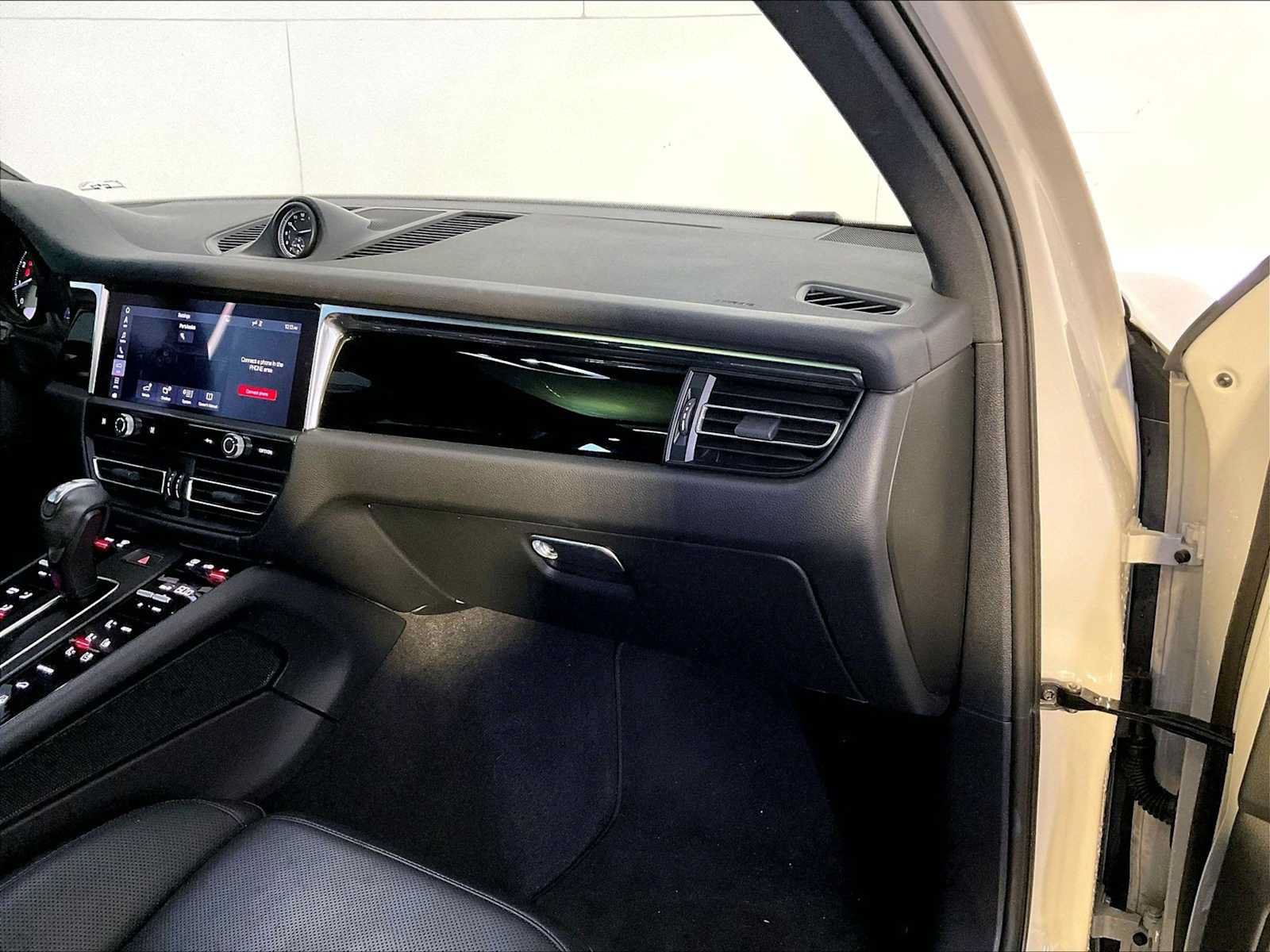 Certified 2023 Porsche Macan S AWD/4WD image 22