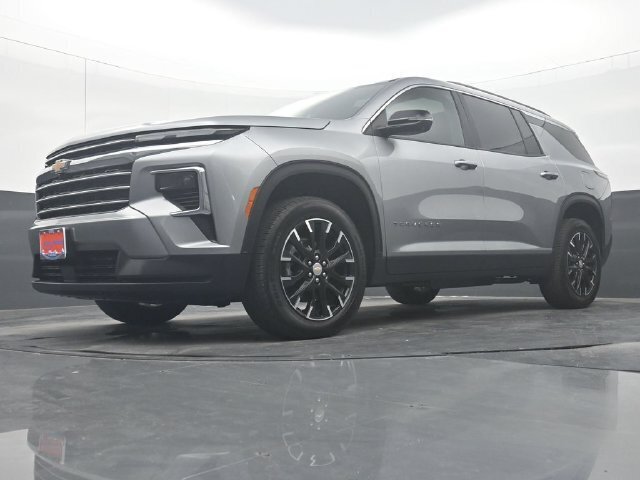 Used 2026 Chevrolet Traverse LT w/ Sun and Wheel Package FWD image 33