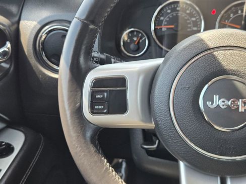 Used 2017 Jeep Compass Latitude AWD/4WD image 26