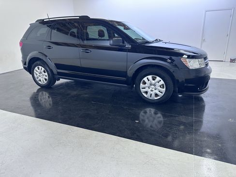 Used 2019 Dodge Journey SE FWD image 16