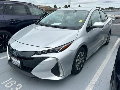 Used 2020 Toyota Prius Prime XLE FWD image 1