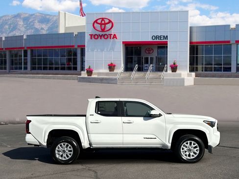 New 2026 Toyota Tacoma SR5 AWD/4WD image 3
