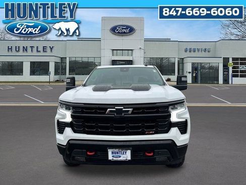 Used 2022 Chevrolet Silverado 1500 LT Trail Boss w/ Convenience Package II AWD/4WD image 2