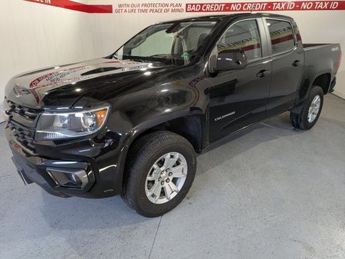 Used 2022 Chevrolet Colorado LT w/ LT Convenience Package image 3
