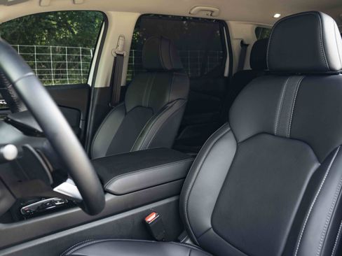 Used 2025 Honda Pilot EX-L image 17