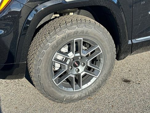 New 2026 GMC Terrain AT4 w/ Convenience Package III AWD/4WD image 30