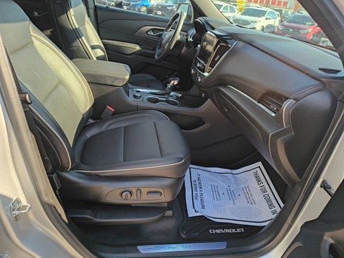 Used 2022 Chevrolet Traverse Premier image 21