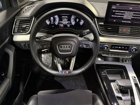 Used 2024 Audi Q5 e Prestige w/ Prestige Package AWD/4WD image 13
