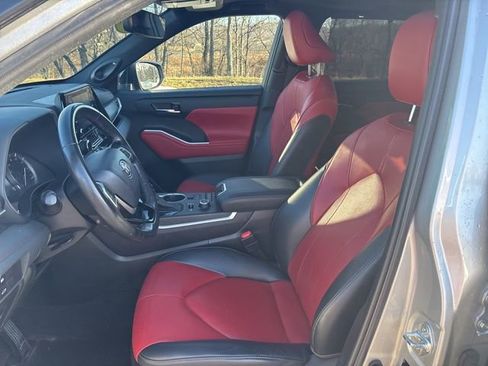 Used 2022 Toyota Highlander XSE image 47