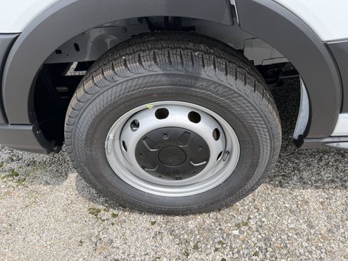New 2026 Ford Transit 250 148 Medium Roof RWD image 14