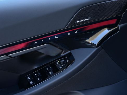 New 2026 BMW i5 eDrive40 w/ Executive Package image 21