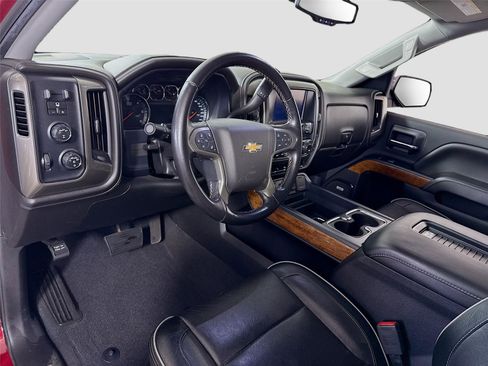 Used 2018 Chevrolet Silverado 1500 High Country image 3