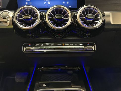 Certified 2025 Mercedes-Benz GLB 250 image 17