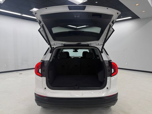 Used 2022 GMC Terrain SLE w/ Driver Convenience Package image 7