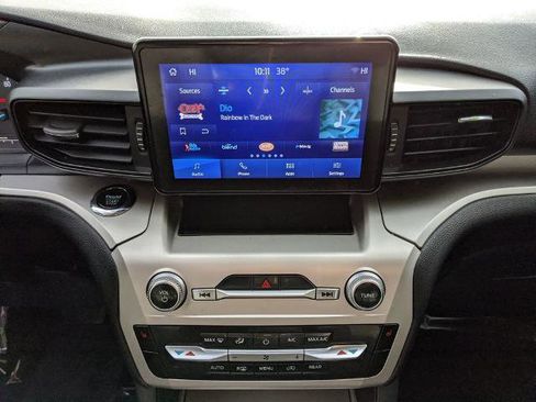 Certified 2022 Ford Explorer XLT image 8