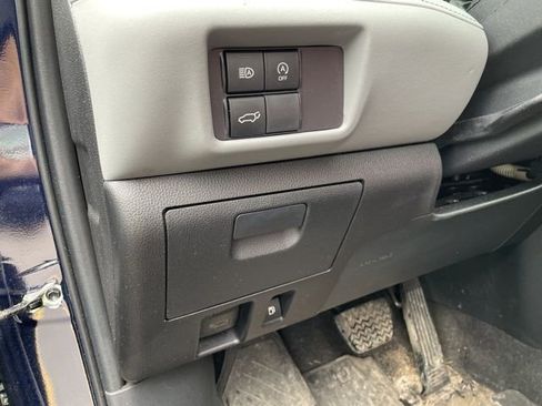 Used 2023 Toyota Highlander LE image 14