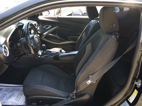 Used 2018 Chevrolet Camaro SS RWD image 13
