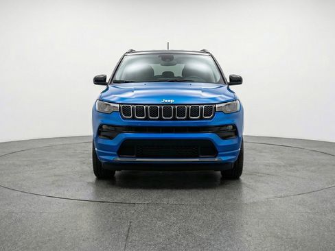 Used 2025 Jeep Compass Limited image 2