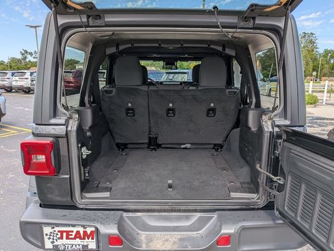 Used 2024 Jeep Wrangler Unlimited Rubicon AWD/4WD image 25