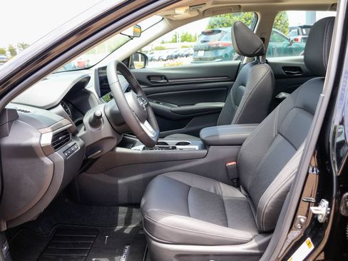 New 2026 Nissan Altima 2.5 SV FWD image 7