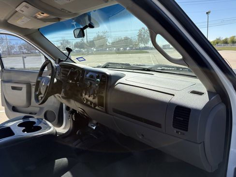 Used 2011 Chevrolet Silverado 2500 W/T image 15