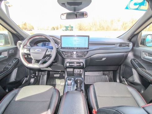 Used 2025 Ford Escape ST-Line Select w/ Tech Pack #2 image 10