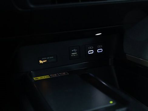 Used 2025 Toyota Camry LE image 20