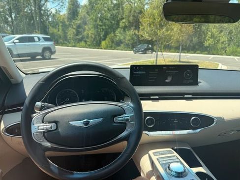 Used 2023 Genesis GV70 2.5T w/ Select Package AWD/4WD image 2