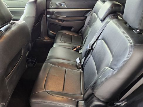 Used 2018 Ford Explorer XLT w/ Equipment Group 201A AWD/4WD image 14