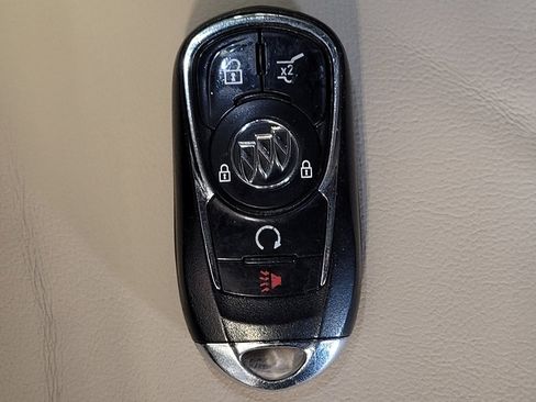 Used 2019 Buick Envision Essence FWD image 32