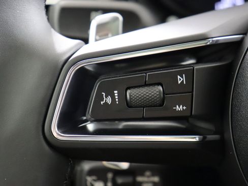 Used 2025 Porsche Macan image 30