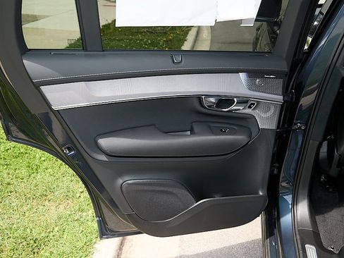 New 2026 Volvo XC90 T8 Ultra w/ Lounge Package AWD/4WD image 18