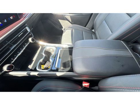 Certified 2025 Chevrolet Traverse Z71 w/ Driver Confidence Package AWD/4WD image 20