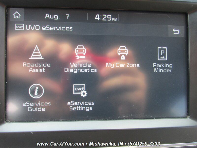 Used 2017 Kia Sedona LX w/ LX Essentials Premium Package FWD image 32
