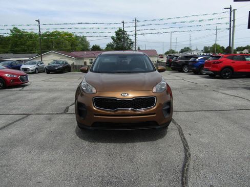 Used 2019 Kia Sportage LX FWD image 2