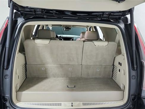 Used 2020 Cadillac Escalade Luxury image 20