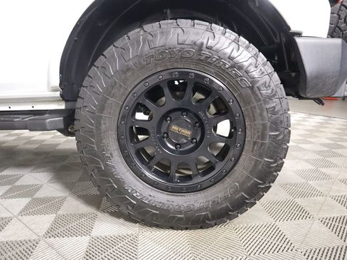 Used 2022 Ford Bronco Outer Banks image 32